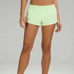 Lululemon Speed Up Low-Rise Lined Short 2.5" in Faded Zap